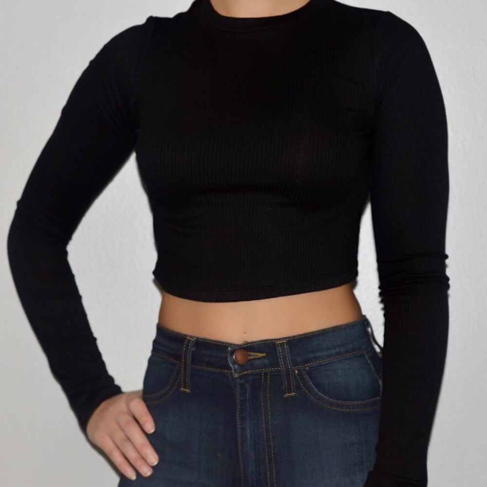 Onyx LS Crop Top